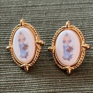 Avon 1999 Precious Moments Earrings
